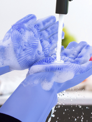 cleaning gloves