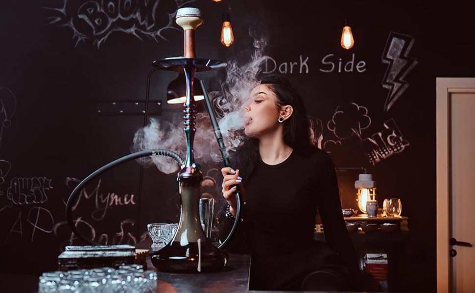 кальян кавказ. мужчина курящий кальян. сидим кальяны. сидим кальяны. кальян в качалке.