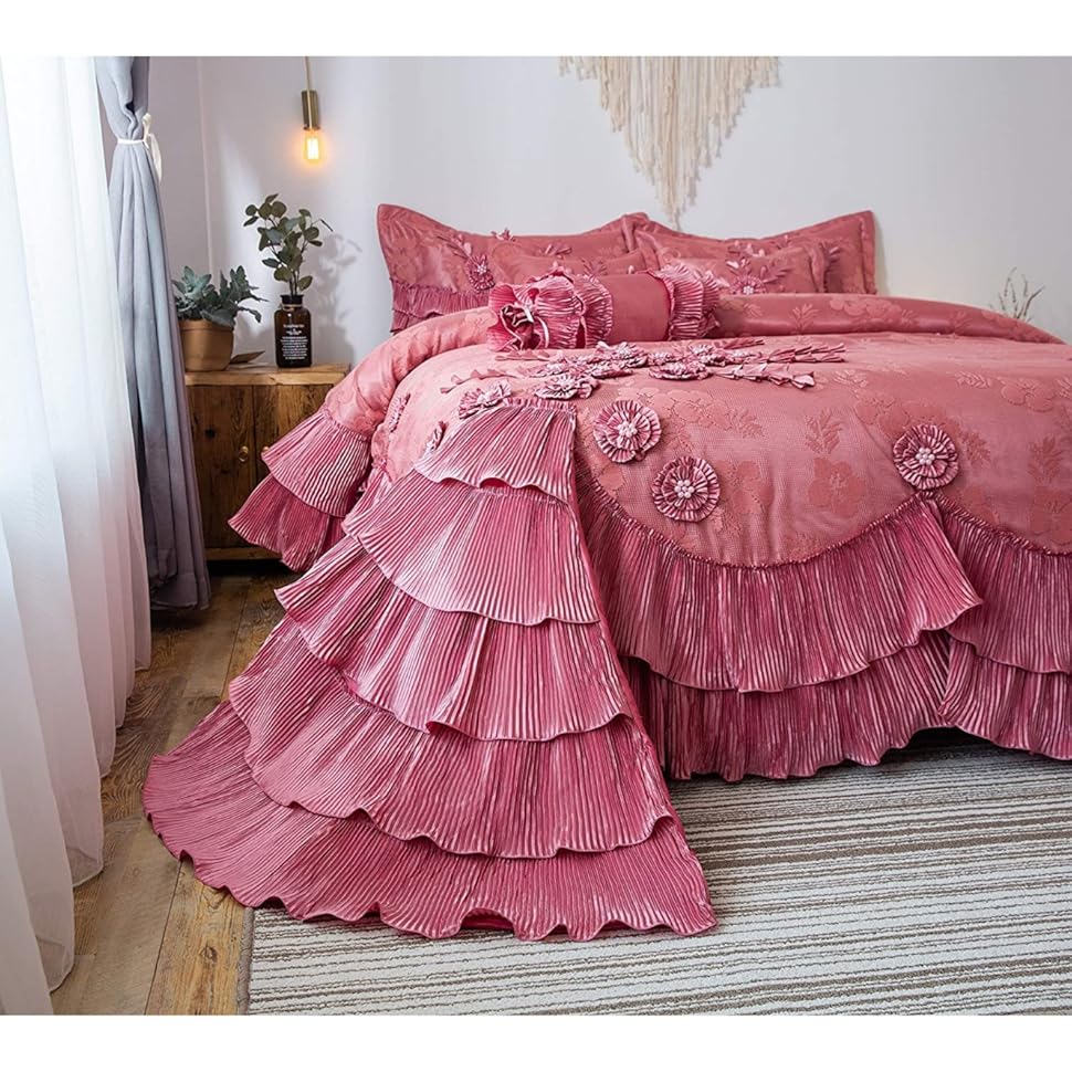 pink princess royal Victorian extravagant glamourous glamour glam style bed bedroom 
