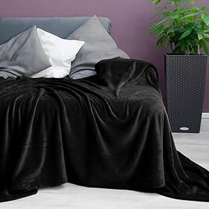 schwarze microfaserdecke 