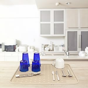 Dish drying mat on counter
