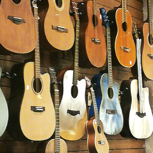 guitar holder wall mount