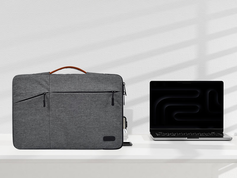 BRIFFING 【革】WILDERNESS LAPTOP CASE BRIFFING 【革】WILDERNESS LAPTOP CASE Amazon.com: TORRO