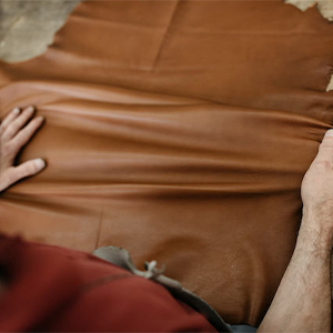 Isilila Leather Gloves with Fleece Lining 