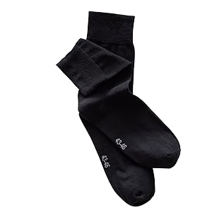 schwarze Socken für Freizeit und Büro