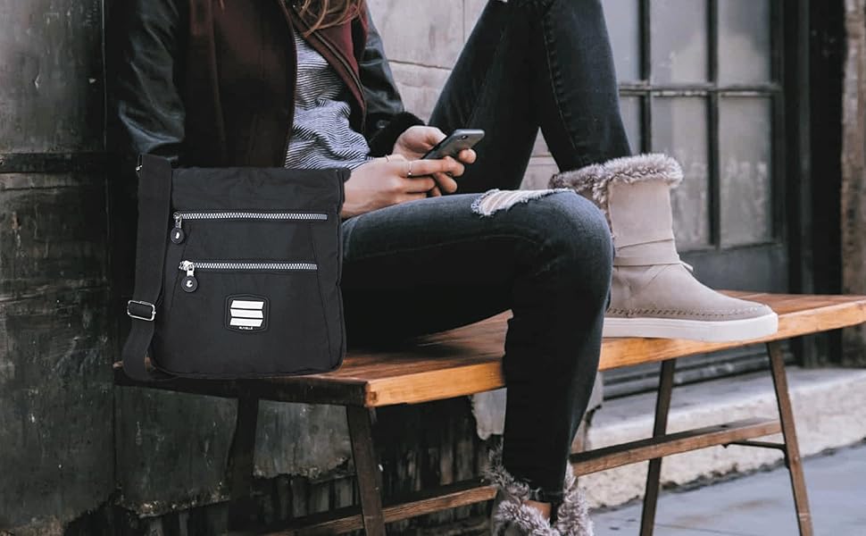 Suvelle crossbody Clearance