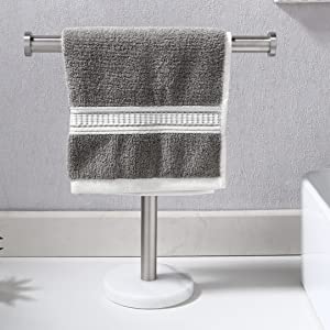 UMI Essentials - Toallero de pie en forma de T con base de ...