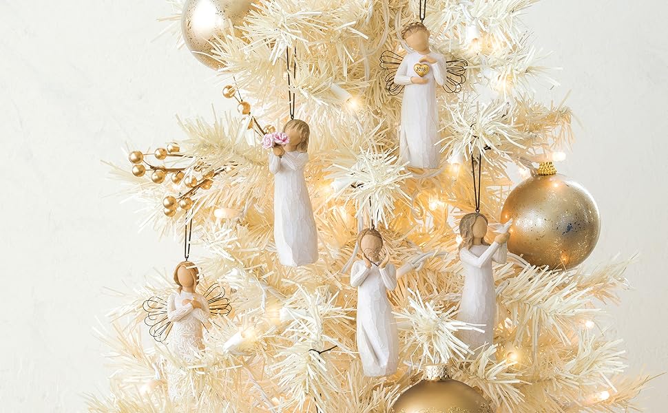 Group shot of Willow Tree Remembrance, Thank You, Lot's of Love, 2018, and Soar ornaments.