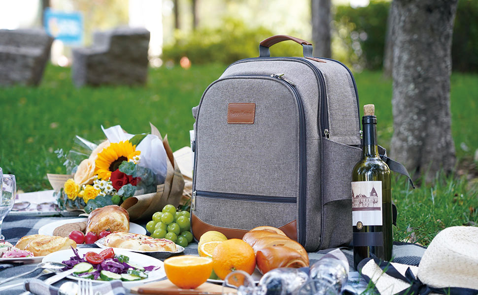 HappyPicnic Insulated Picnic Backpack for 4 Persons with Full Set of