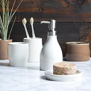 プラナカン食器ソープディスペンサー プラナカン ソープディスペンサー シンガポール SOAPの通販 by