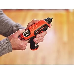 Black and Decker 3.6V Bit Storage Screwdriver with 8 bits in Tinbox - CS36BSCROTO-B5