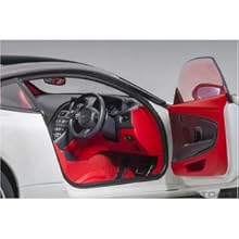 【ミニカー 美品】オートアート 1/18 アストンマーチン DBS Amazon.co.jp: AUTOart 1/18 アストンマーチン DB11 メタリック