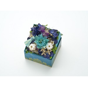 アラジン MovieNEX〈2枚組〉HMV 限定 ゴールド刺繍　ポーチ Amazon.co.jp: 【Amazon.co.jp限定】アラジン MovieNEX