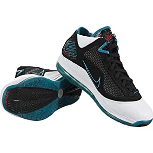 ナイキ　レブロン7 ＱＳ　レッドカーペット レブロン 7 'Red Carpet' 発売日. Nike SNKRS