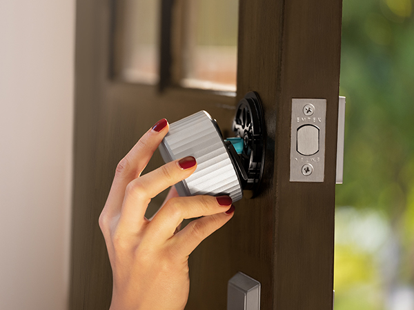 August Home August Wi-Fi Smart Lock (4th Gen) with Smart Keypad - Silver - Amazon.com