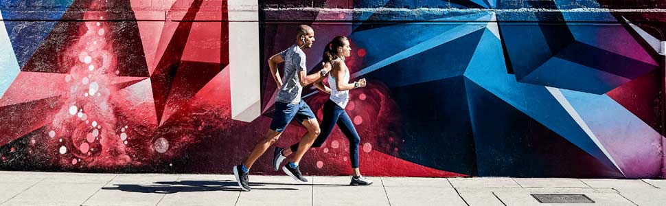 Garmin - Forerunner 245- Montre Connectée GPS & Course à Pied - Entrainements Adaptatifs Gratuits Garmin Coach - Analyse Performance - Autonomie Longue Durée - Small - Noir