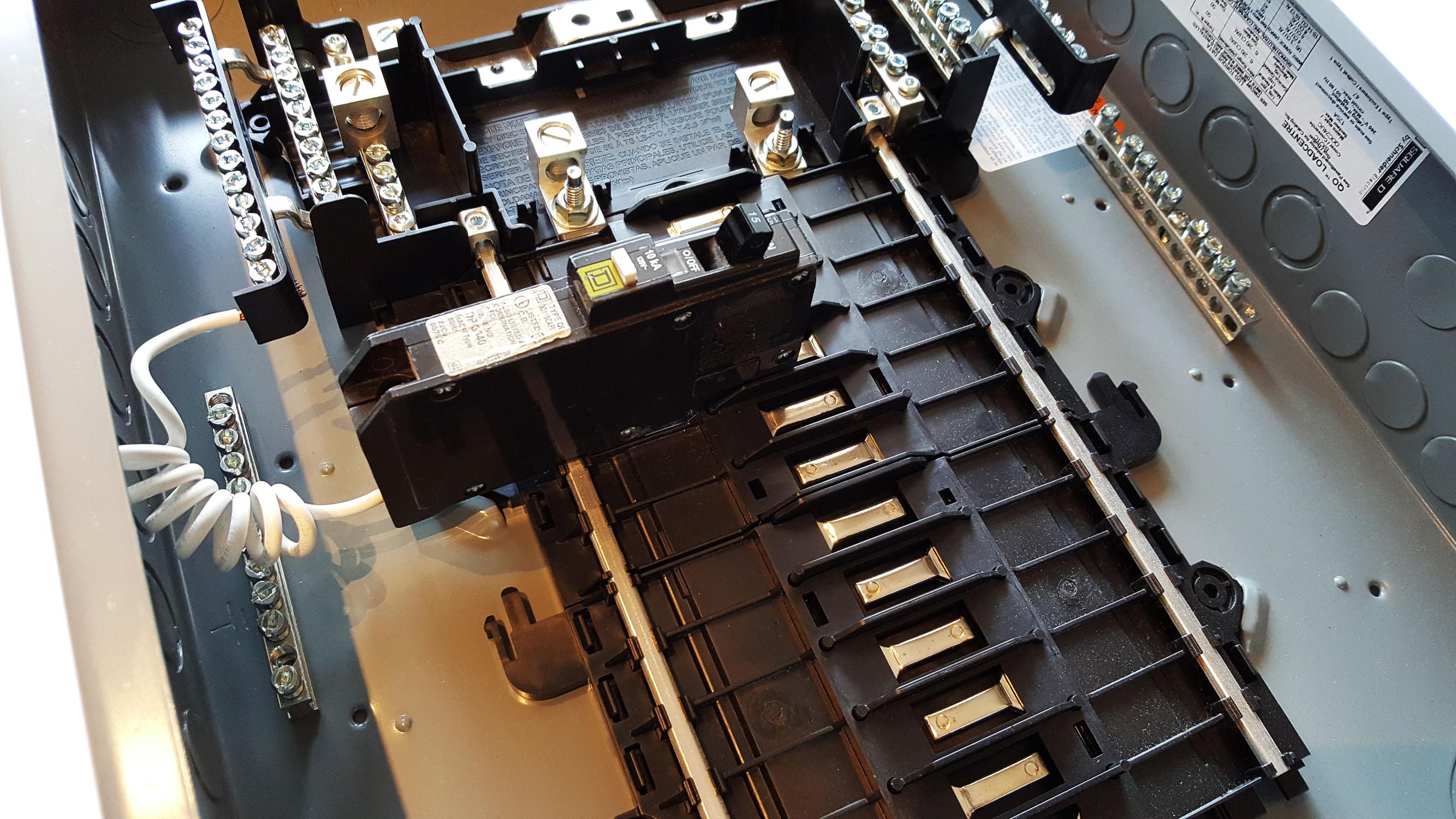 Schneider Electric QO115CAFI Square D Qo Single Pole 15 Amp Combination