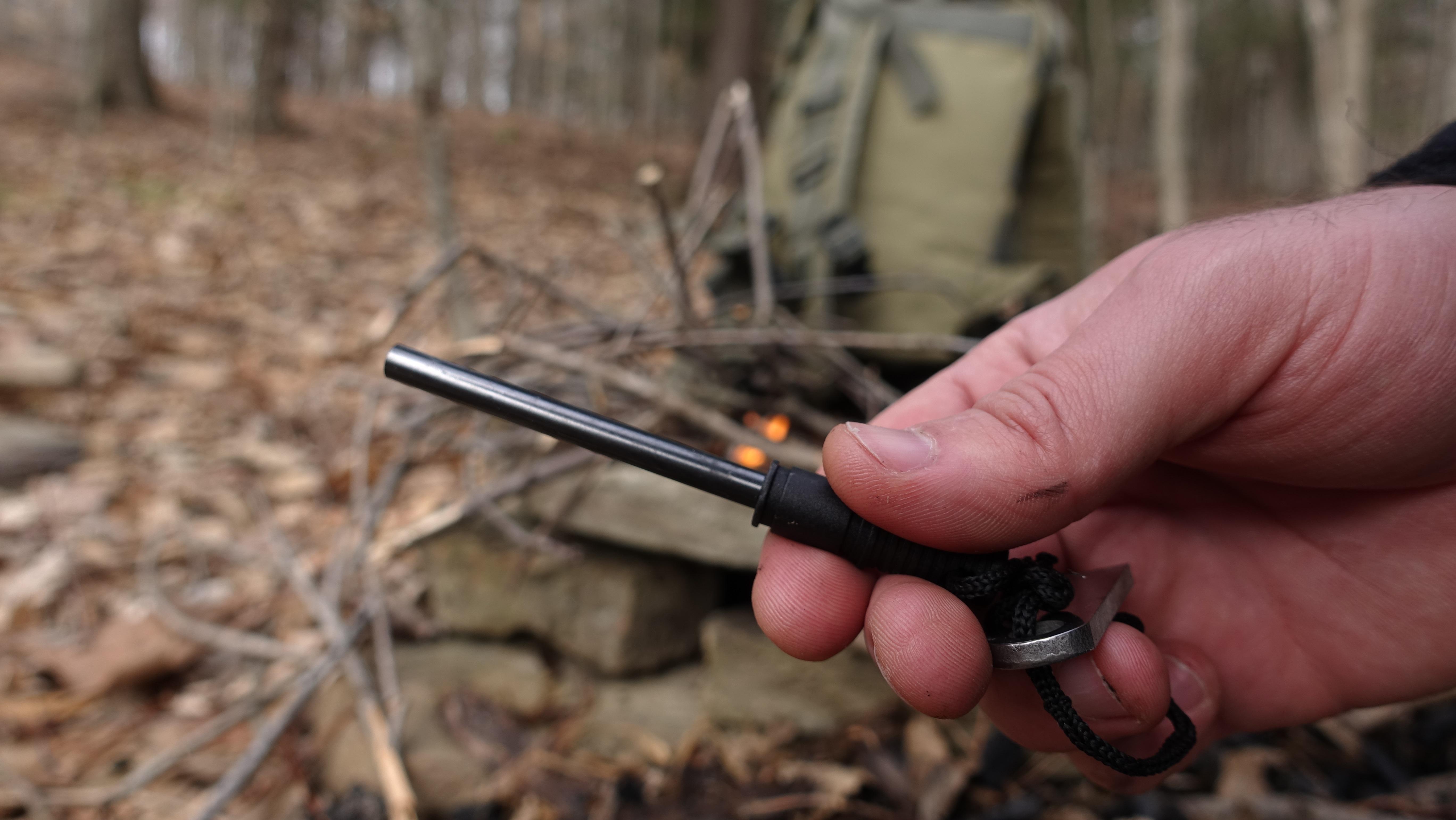 Schrade SCHFS1 Large Ferro Rod with Striker Plate and