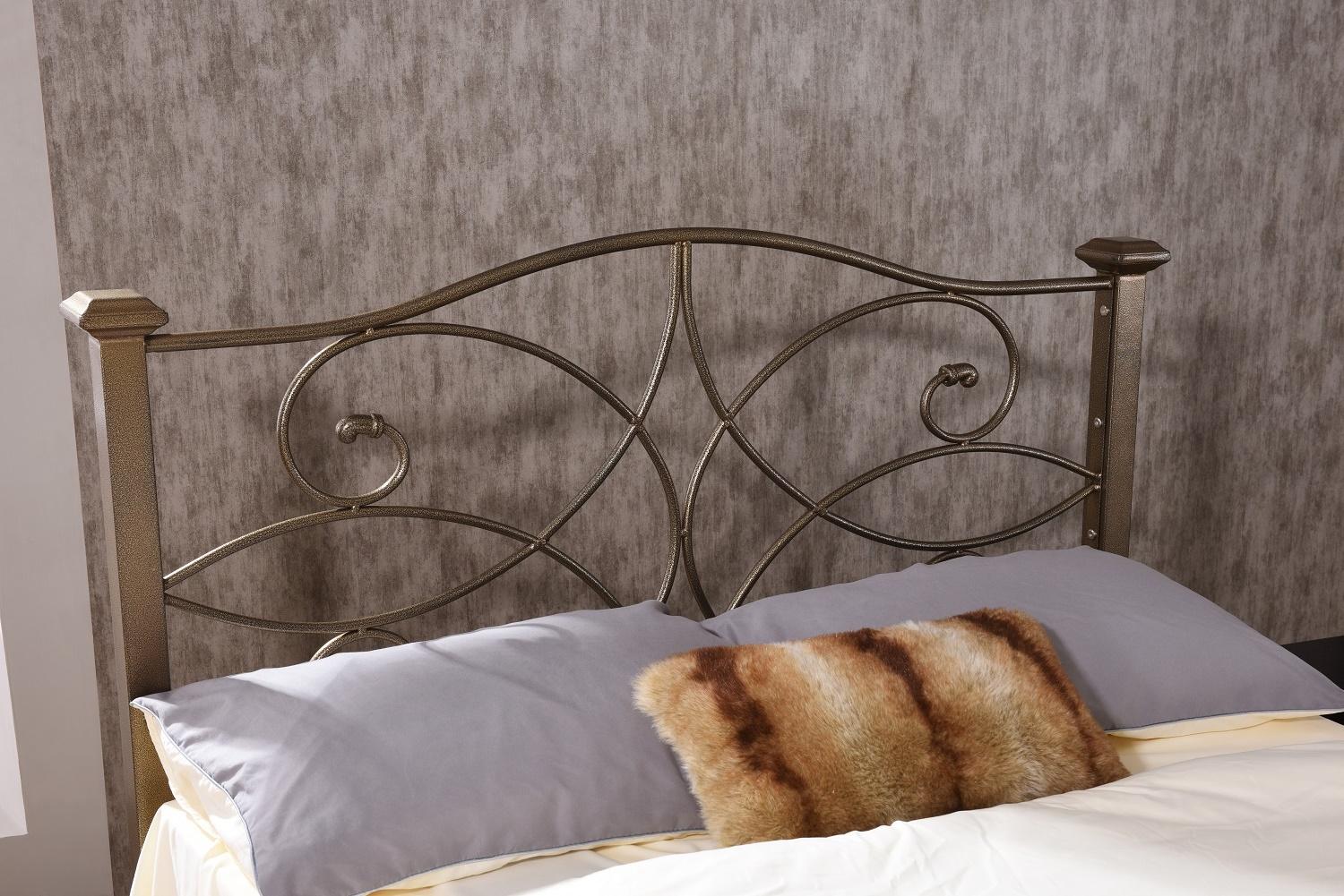 Hodedah Complete Metal TwinSize Bed with Headboard