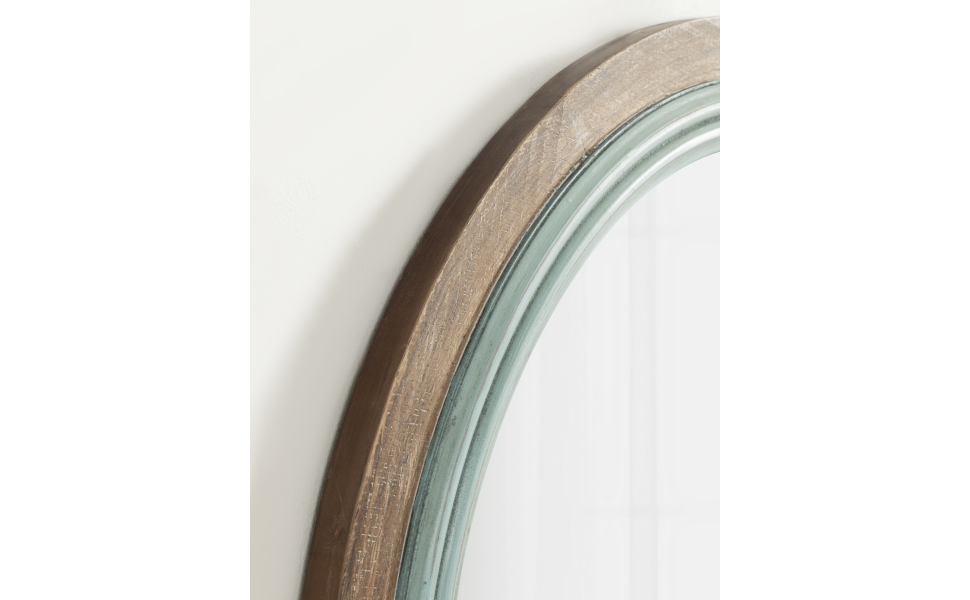 Kate and Laurel Palmer Rustic Farmhouse Round Decorative