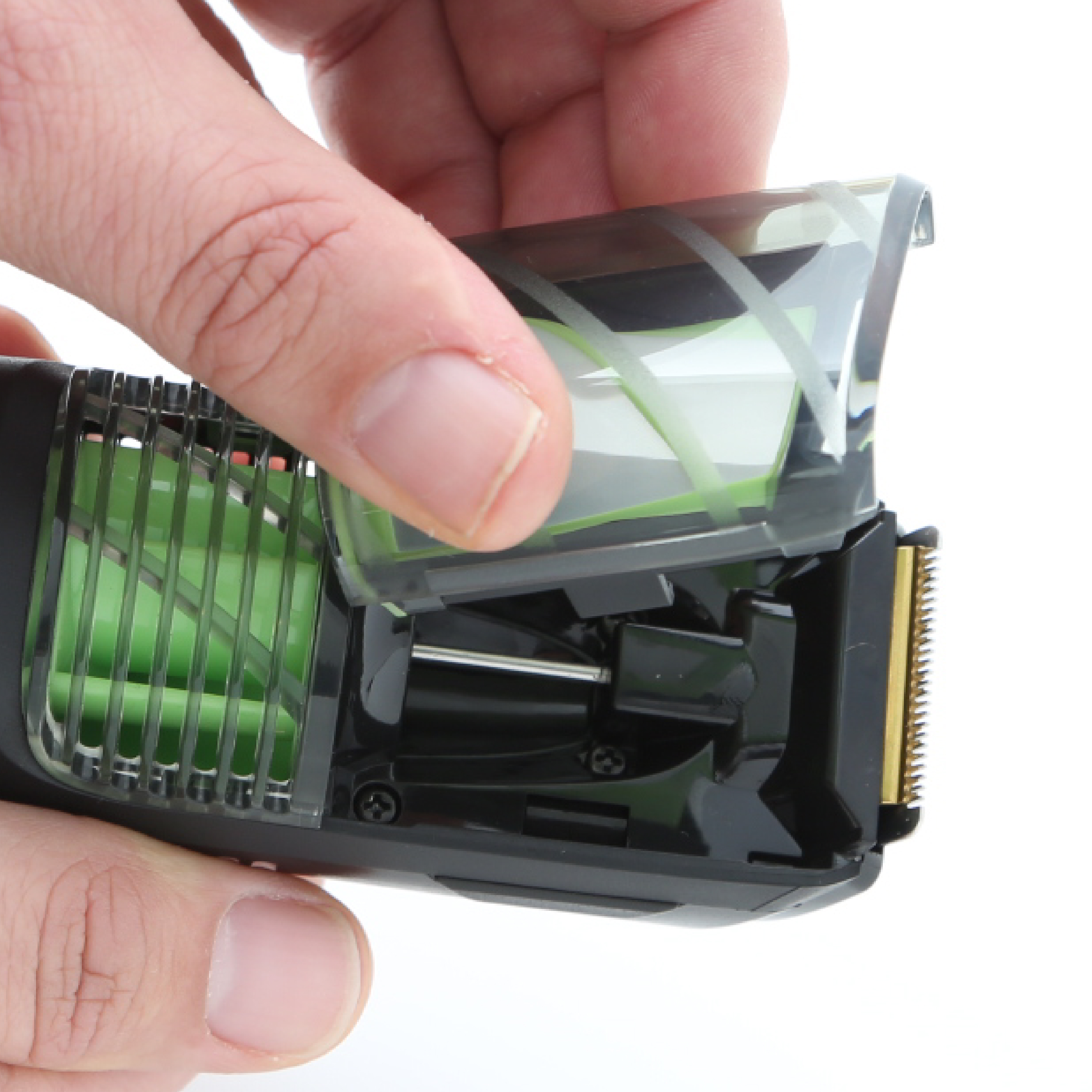 Remington Vacuum Beard Trimmer - Cordless & Clean -8 Remington Vacuum Beard Trimmer - Cordless & Clean -8