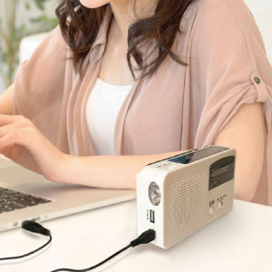 Kenko ラジオ 多機能防災ラジオ KR-005AWESE FM/AM/ワイドFM対応 乾電池対応 サイレン付 USB充電機能 Amazon.co.jp: Kenko ラジオ 多機能防災ラジオ KR-005AWESE FM