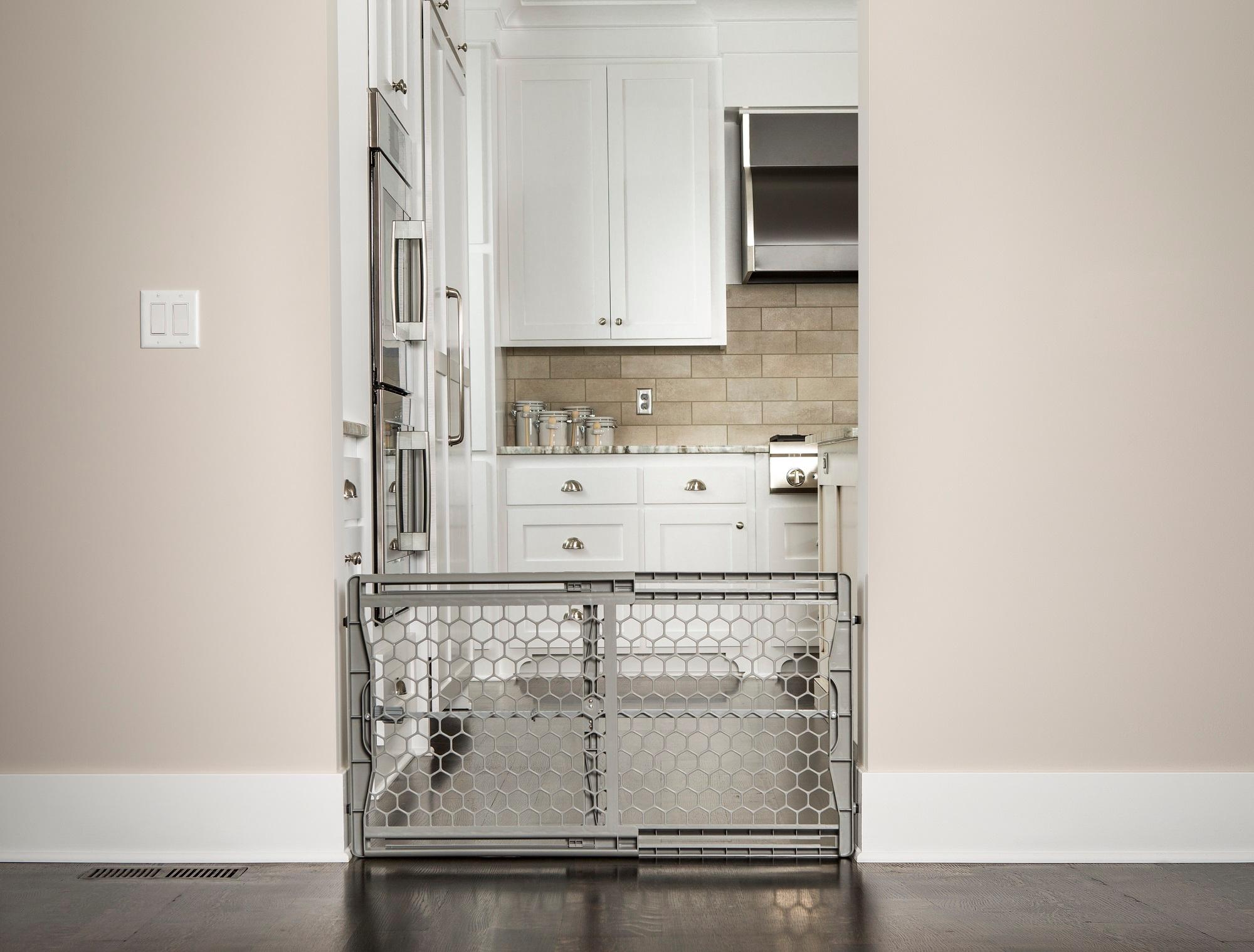 Regalo Easy Fit Plastic Adjustable Extra Wide Baby Gate Baby