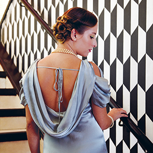 Vintage Beauty Parlor: Flawless hair and make-up in iconic vintage styles by Hannah Wing