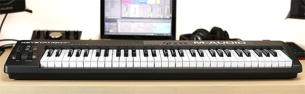 Amazon.co.jp: M-Audio USB MIDIキーボード 61鍵 ピアノ音源