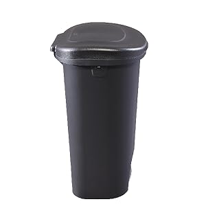 rubbermaid step on black durable construction