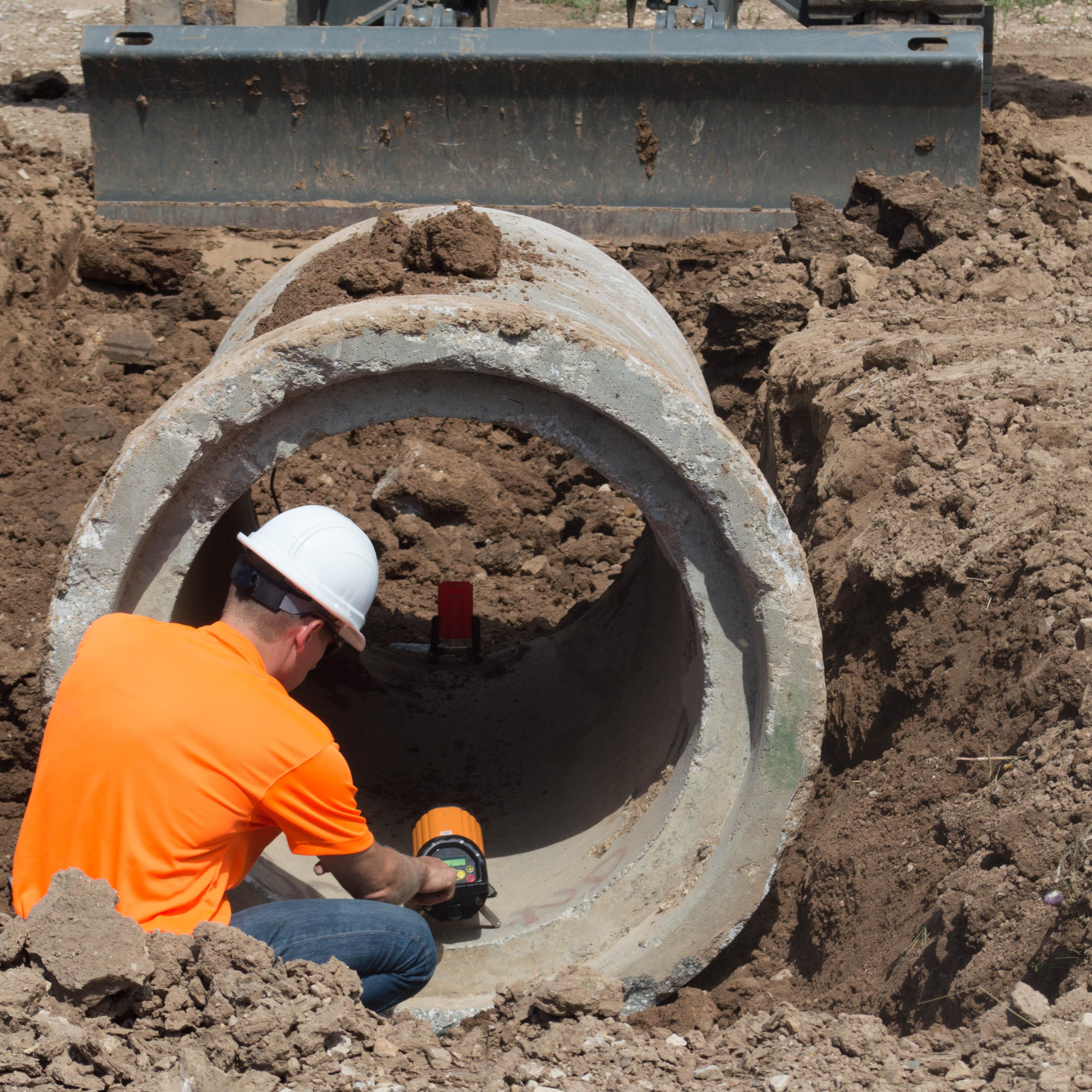 Johnson Level 406690 Pipe Laser, Electronic SelfLeveling Pipe Laser