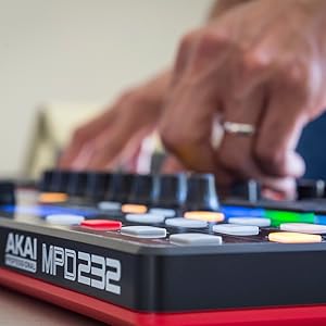 AKAI MPD232 MIDIパッドコントローラー Akai Professional MPD232 | MIDI Drum Pad Controller with