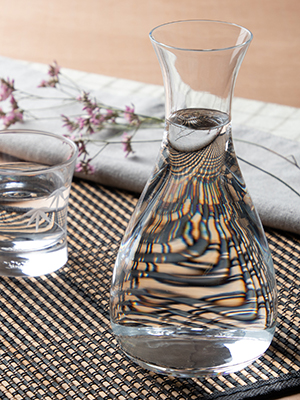 104C ガラス 雛徳利 対 和ガラス エナメル彩 昭和レトロ 高さ16㎝ 104C ガラス 雛徳利 対 和ガラス エナメル彩 昭和レトロ 高さ16㎝