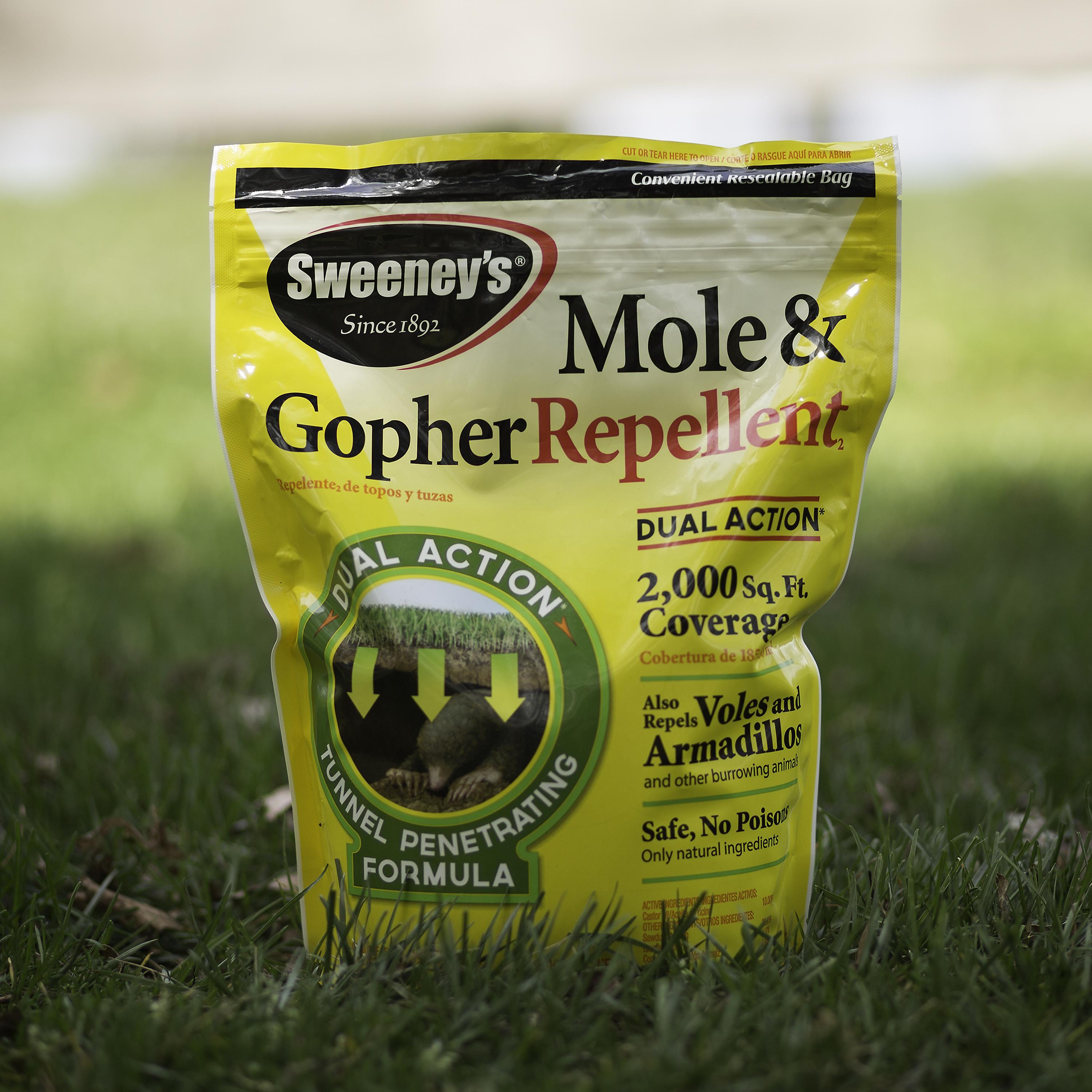 Sweeney's S70011 Mole and Gopher Repellent Granules, 4 lb