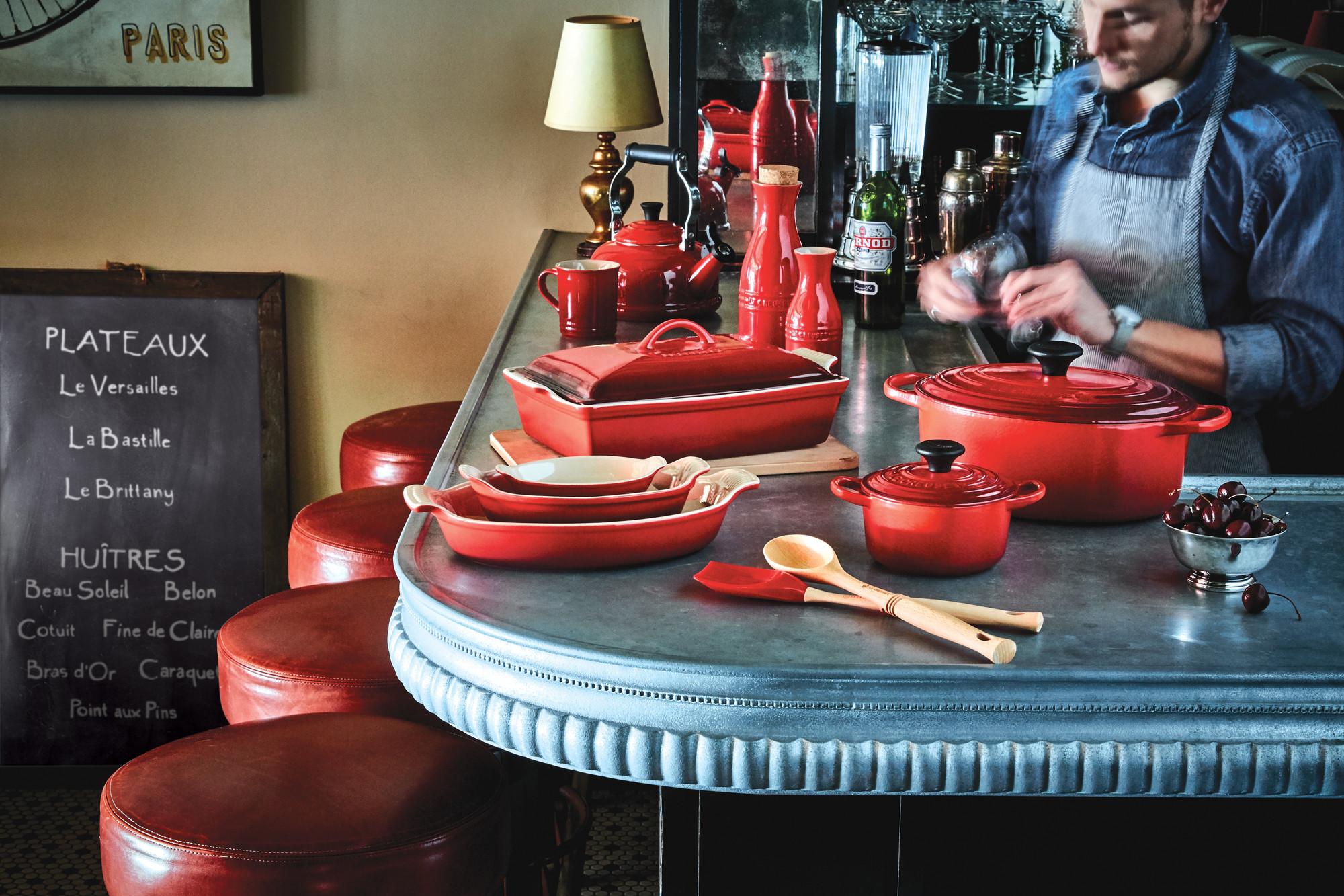 Le Creuset Enameled CastIron 9Inch Deluxe Round Trivet