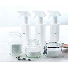 デゴチ On Twitter 夜の化学実験 手榴弾チョコを爆発させるために食品添加物のクエン酸と重曹を混ぜておいてチョコのカプセルに密閉し それに水をかけて炭酸ガスを発泡させて内圧上昇 破裂させるという構想です まずはテストとして掃除用のクエン酸と重曹を