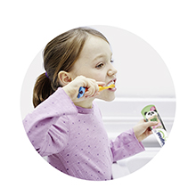Expertise de Signal en bio, protège les dents de lait contre les caries et renforce l'émail, fraise