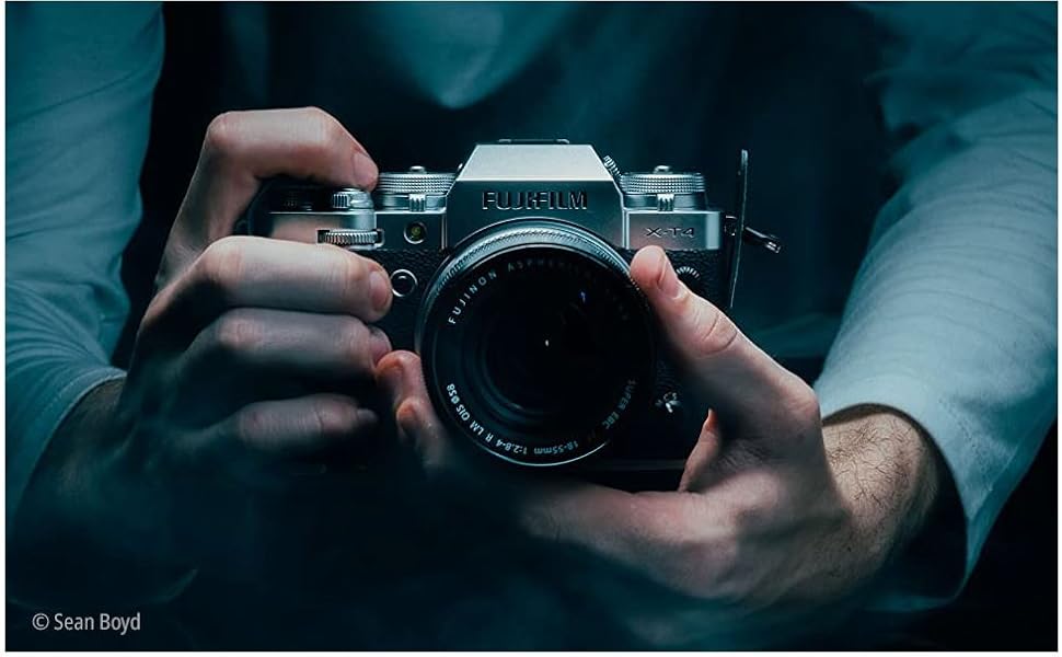 Amazon Canada Fujifilm XT4 Mirrorless Digital Camera XF1680mm Lens