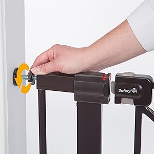 safety 1st walk thru gate