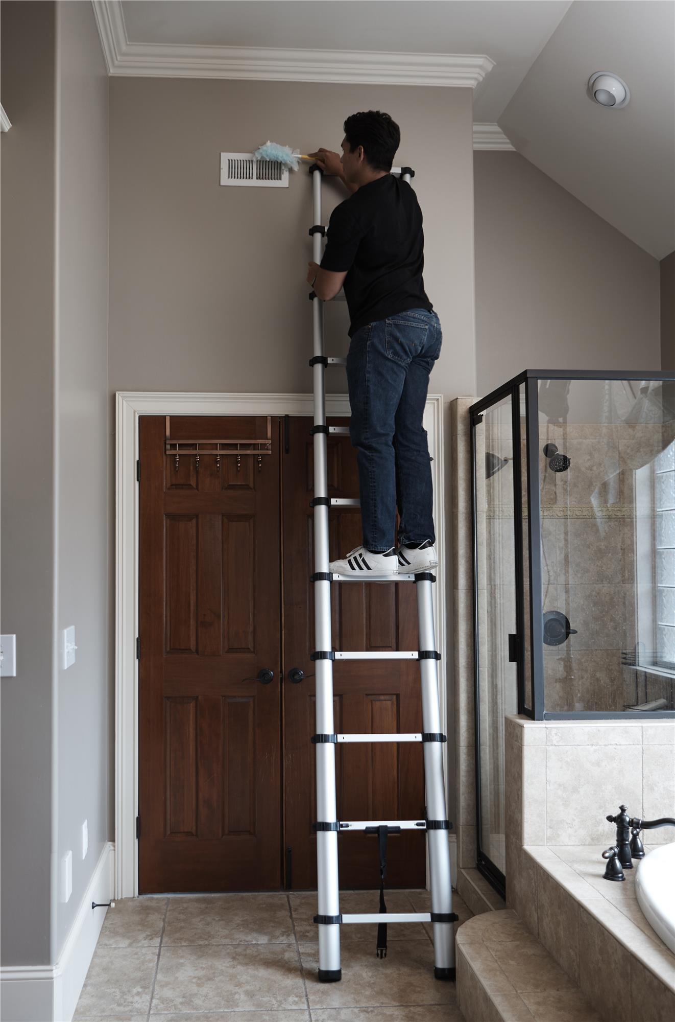 Cosco 20313T1ASE Smartclose Telescoping Aluminum Ladder, (300Pound