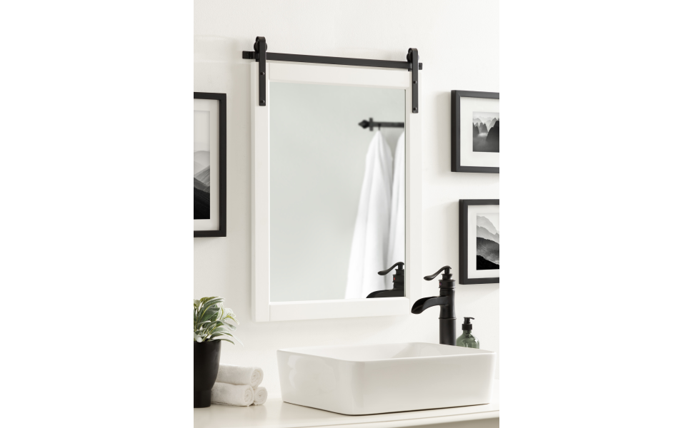 Kate and Laurel Skylan Modern Farmhouse Decorative Wood