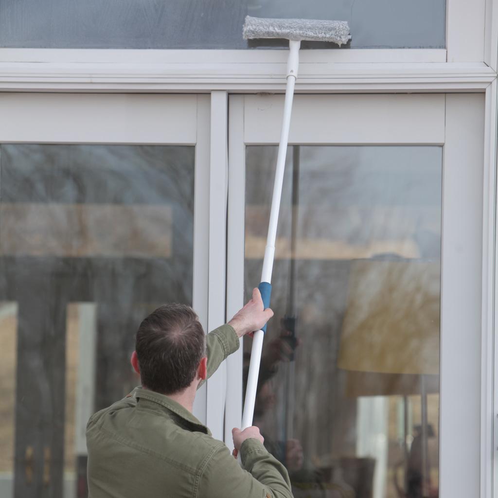Unger Outdoor Window Scrubber and Squeegee Kit with 5ft