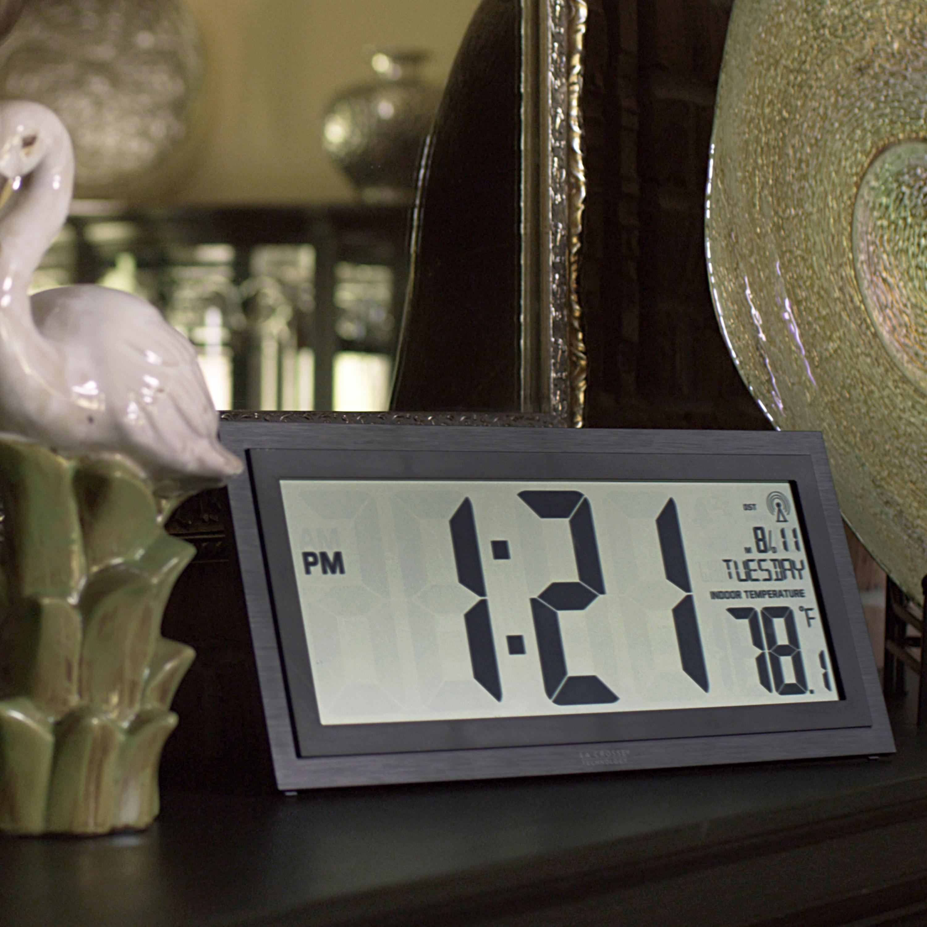 La Crosse Technology BBB87276 15" Textured Atomic Digital