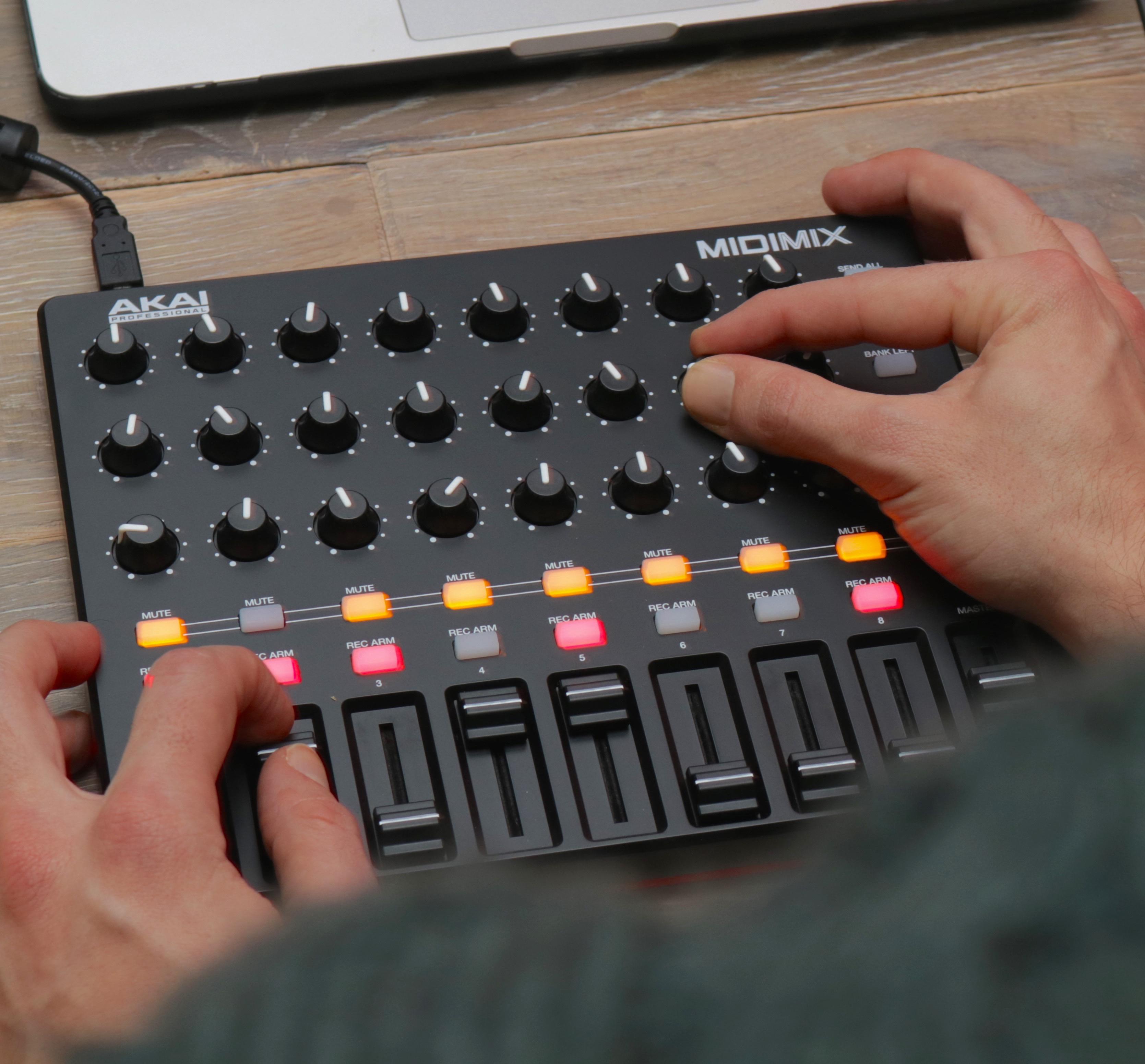 Akai Professional MIDImix HighPerformance Portable USB