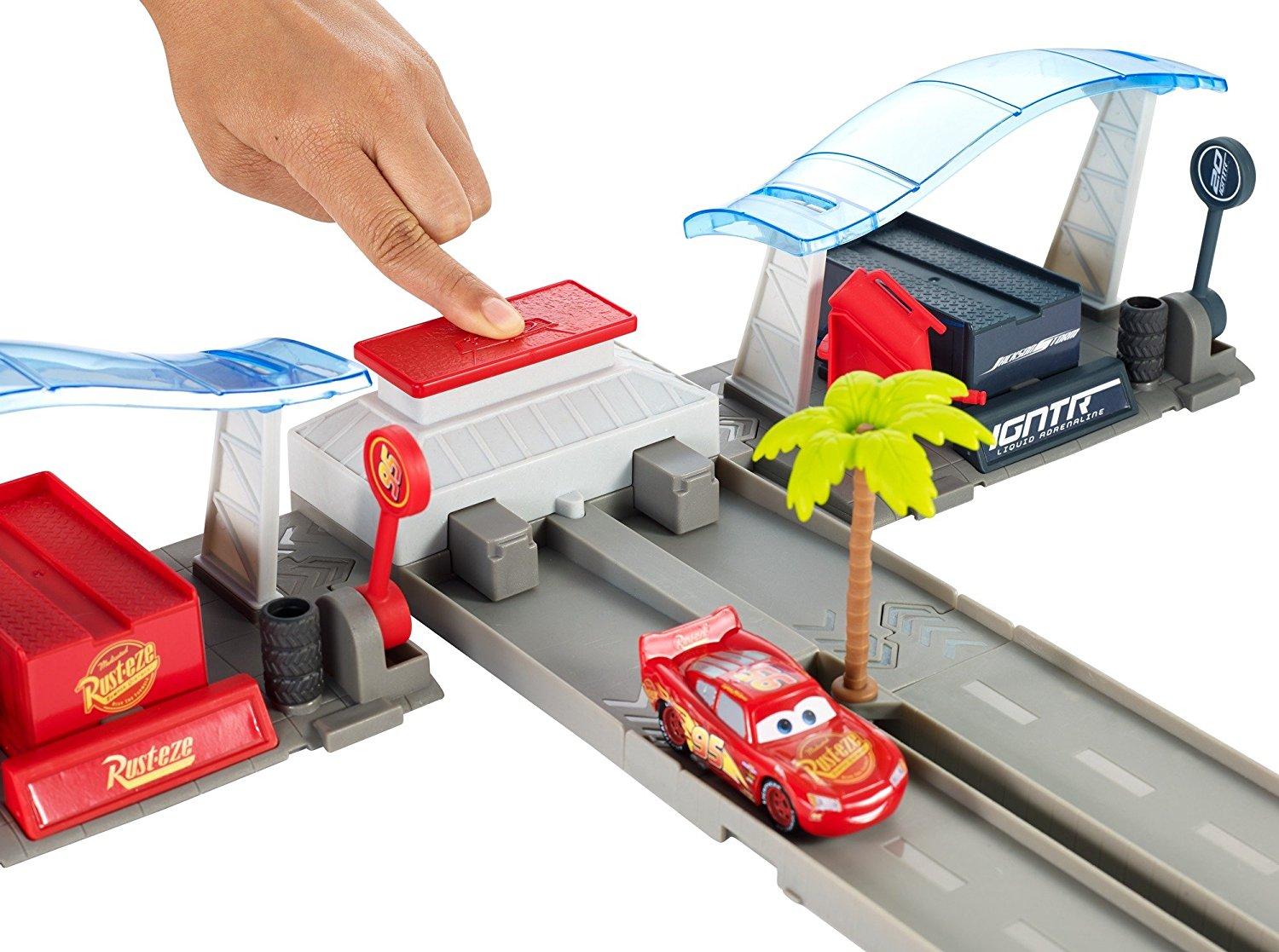 Disney/Pixar Cars 3 Florida Speedway Pit Stop Playset, Vehicle Playsets
