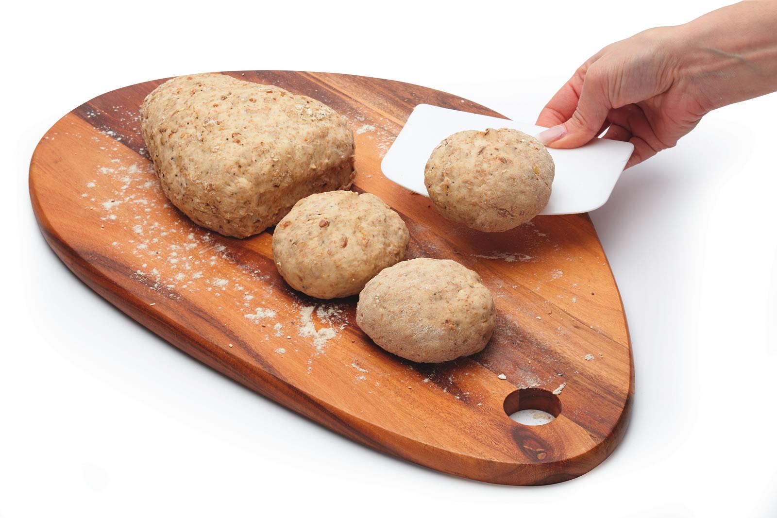 KitchenCraft Plastic Dough Cutter and Scraper, 9 x 13.5 cm (3.5" x 5.5