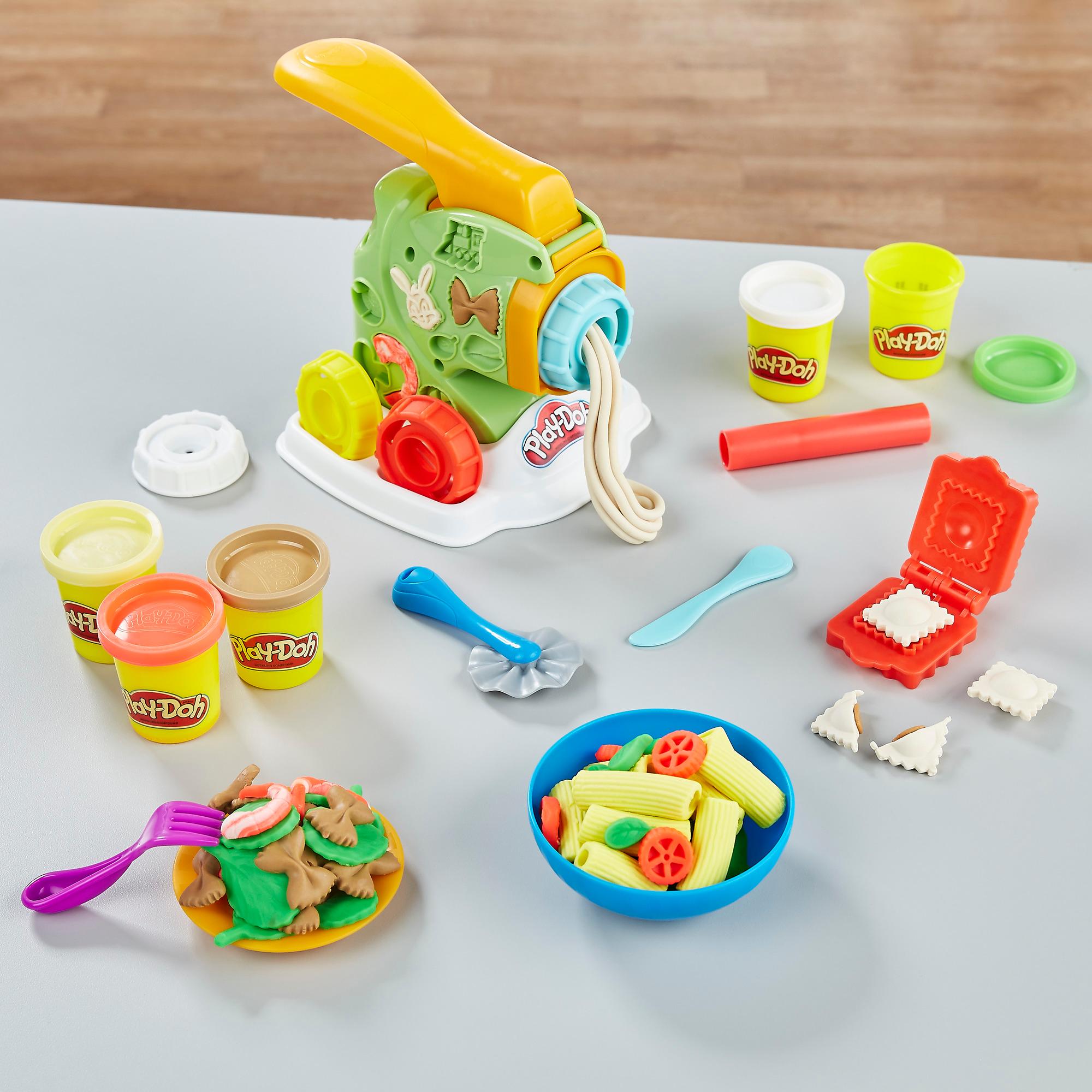 PlayDoh Noodle Makin Mania Set Toys & Games