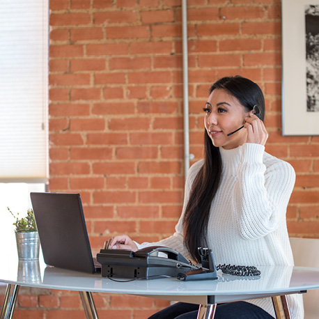 Plantronics - CS540 Wireless DECT Headset with Lifter (Poly) - Single Ear (Mono) Convertible (3 wearing styles) - Connects to Desk Phone - Noise Canceling Microphone