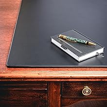 Dacasso writing surface of leather desk mat/pad