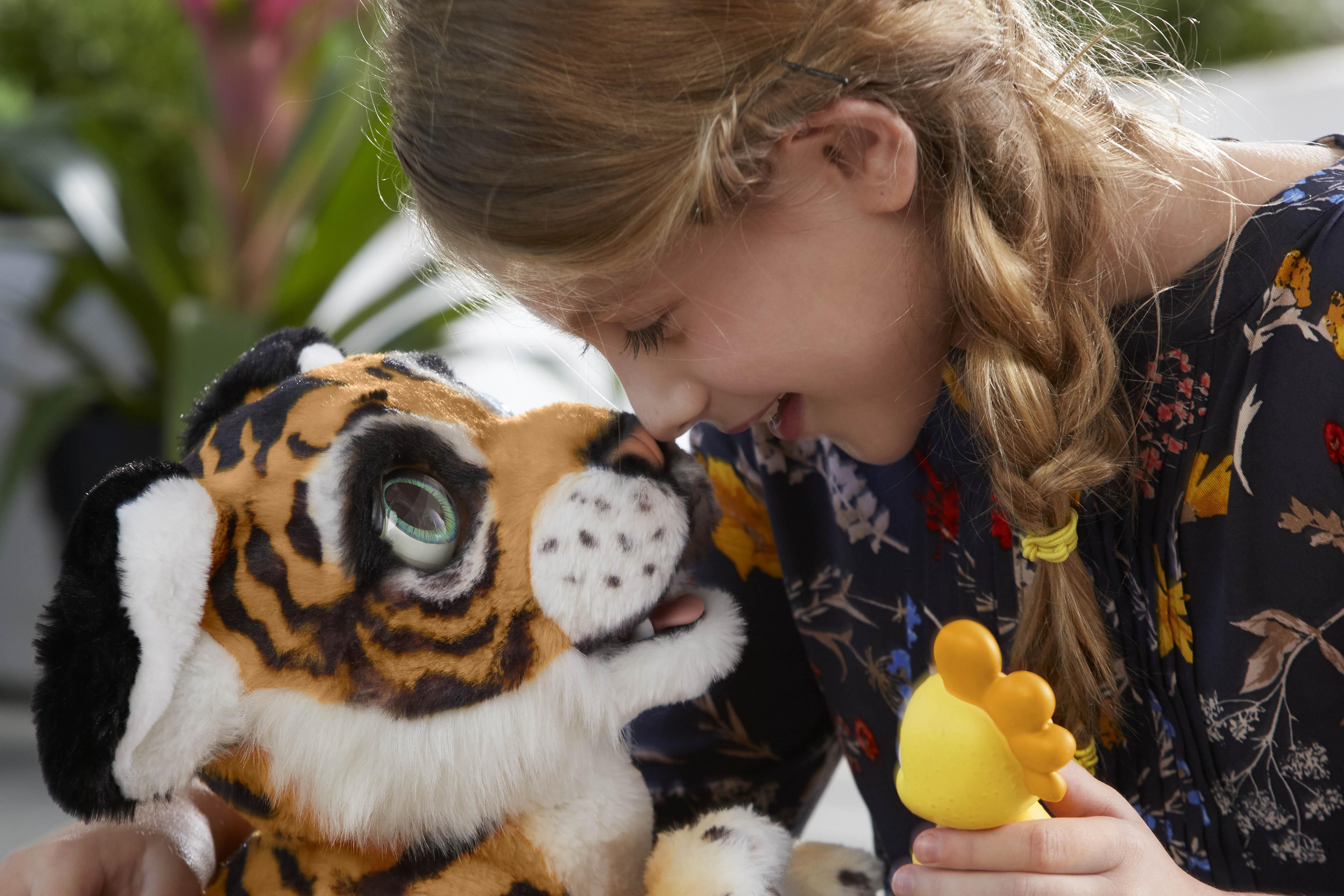 FurReal Roarin' Tyler, the Playful Tiger, Electronic Pets - Amazon Canada